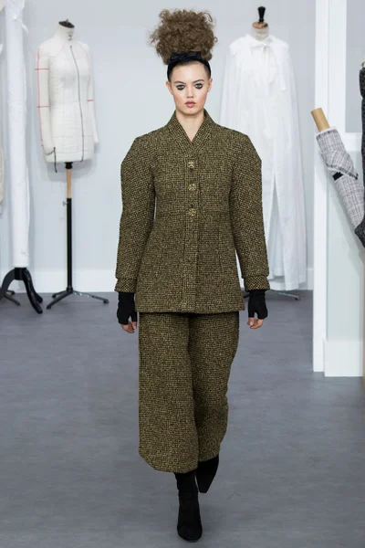 Look 2